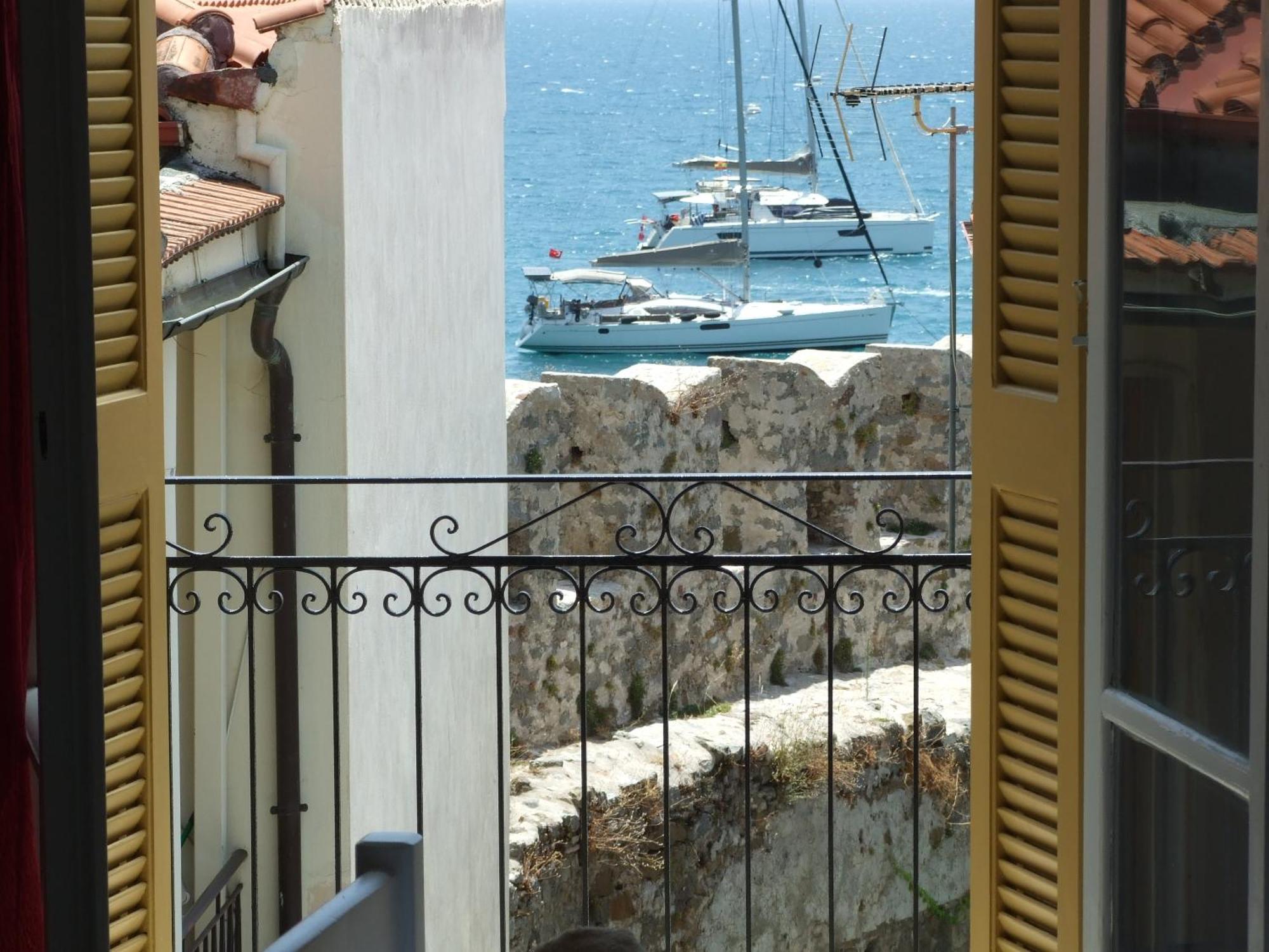Nafpaktos Apartment And Studios In Port Exteriér fotografie