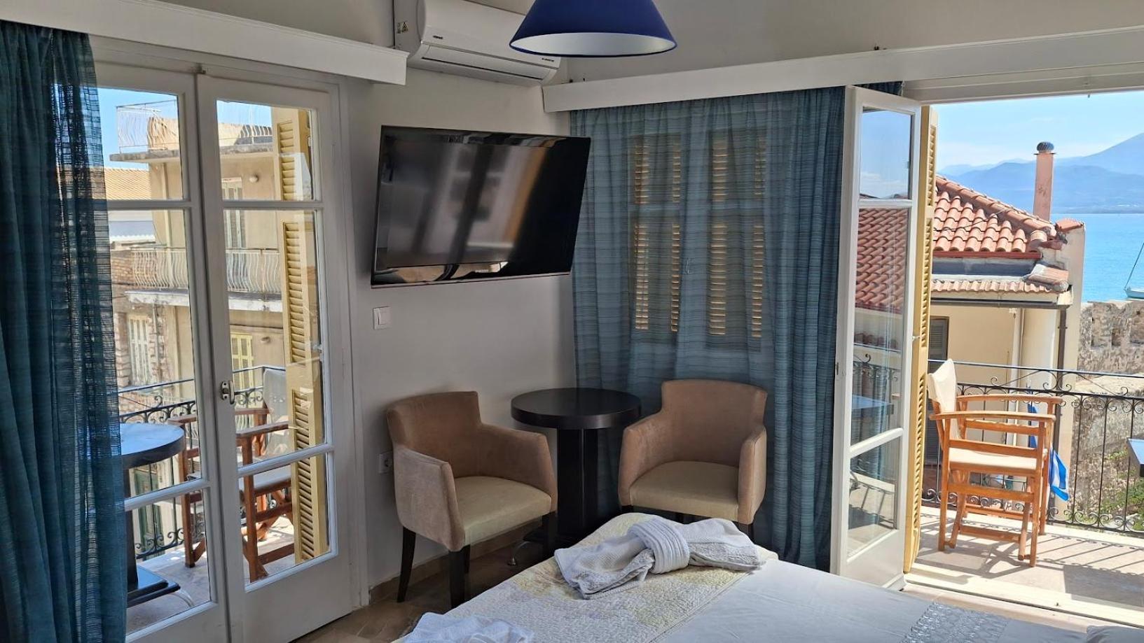 Nafpaktos Apartment And Studios In Port Exteriér fotografie